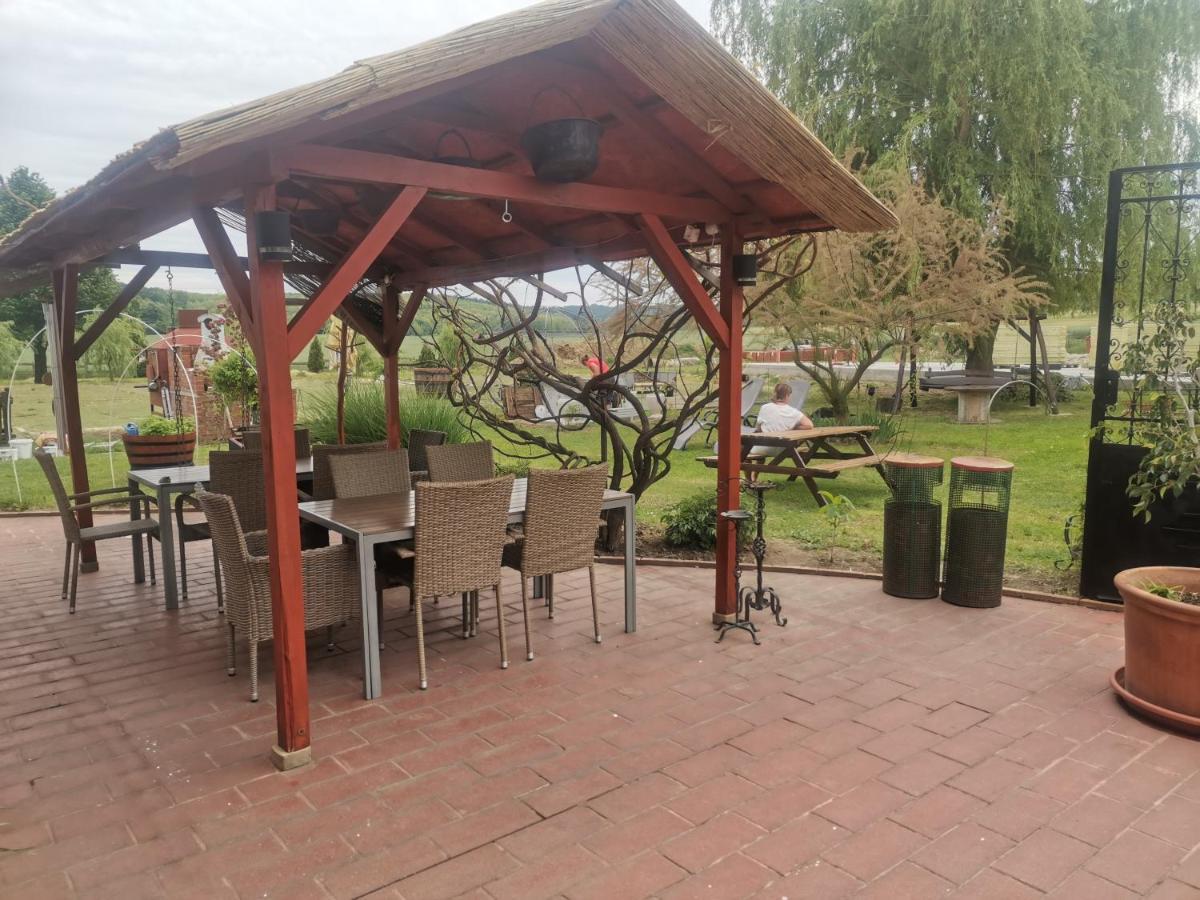 Régi Csárda és Panzió Acomodação com café da manhã Magyarszerdahely Exterior foto